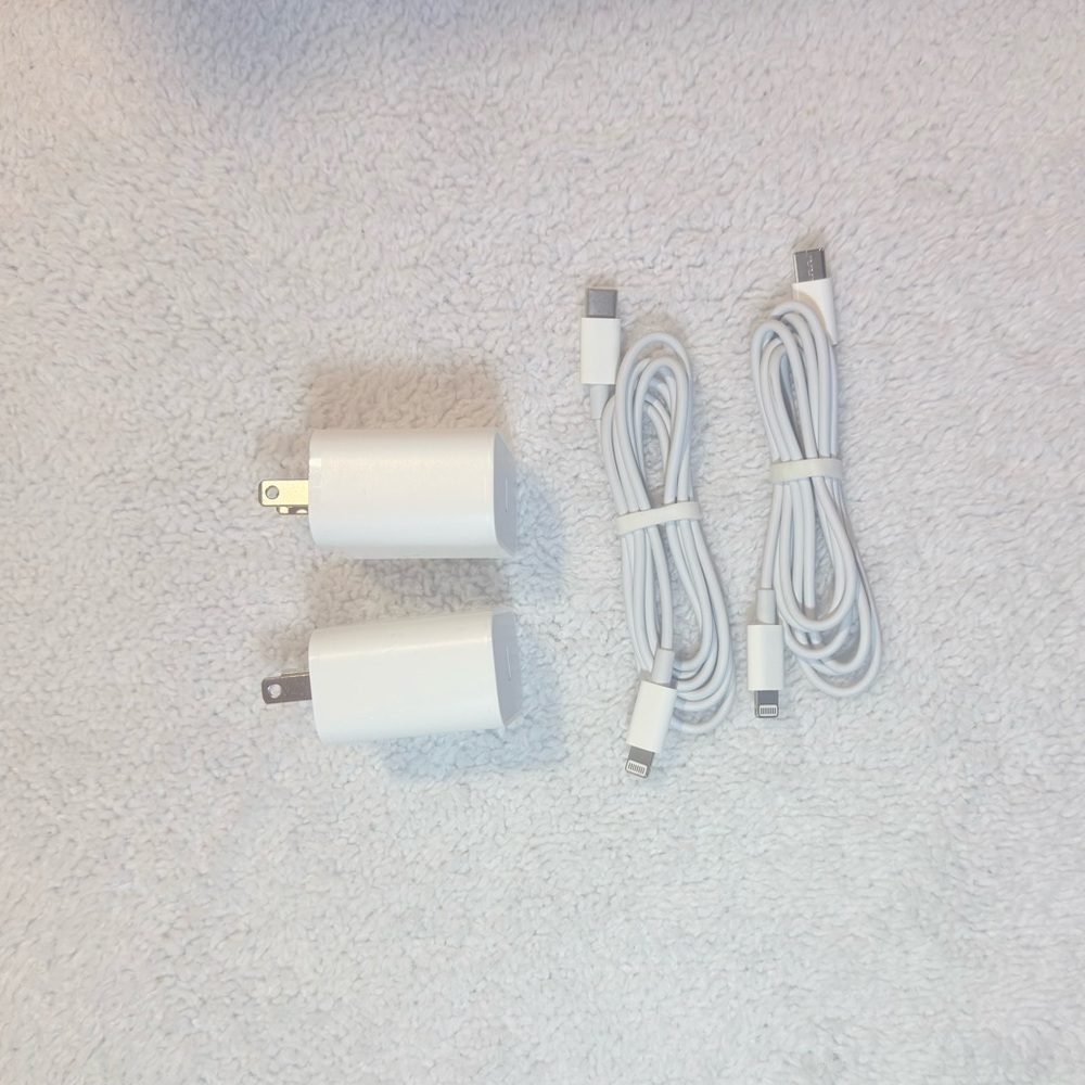 Pack of 3 Fast Charging Chargers (20W USB-C + Lightning Cable) New In Box - Picture 9 of 10